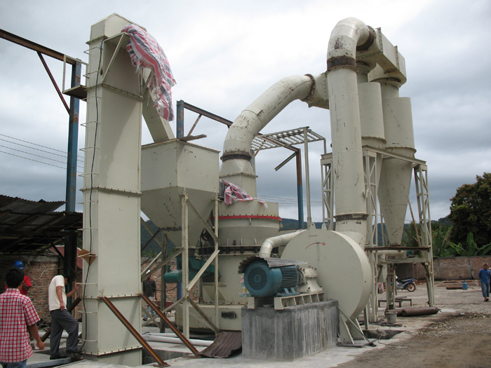 世博機(jī)器高壓磨粉機(jī)安裝現(xiàn)場