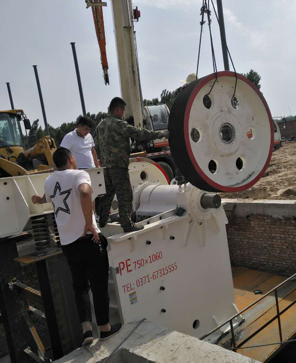 PE750*1060顎破機(jī)安裝現(xiàn)場(chǎng)圖