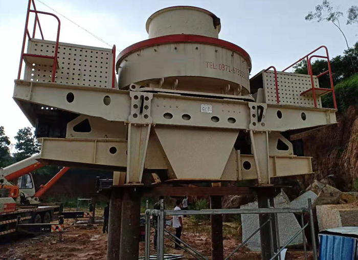 制砂機(jī)安裝現(xiàn)場(chǎng) 制砂機(jī)安裝現(xiàn)場(chǎng)