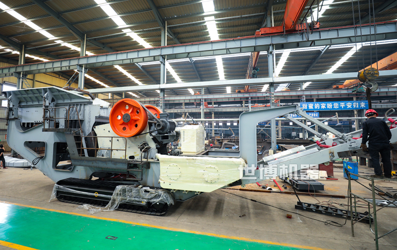 履帶式建筑垃圾粉碎車 履帶式建筑垃圾粉碎車