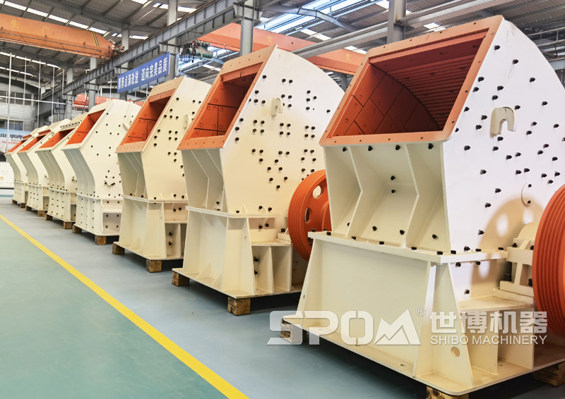 重錘式破碎機(jī)生產(chǎn)車(chē)間 重錘式破碎機(jī)生產(chǎn)車(chē)間