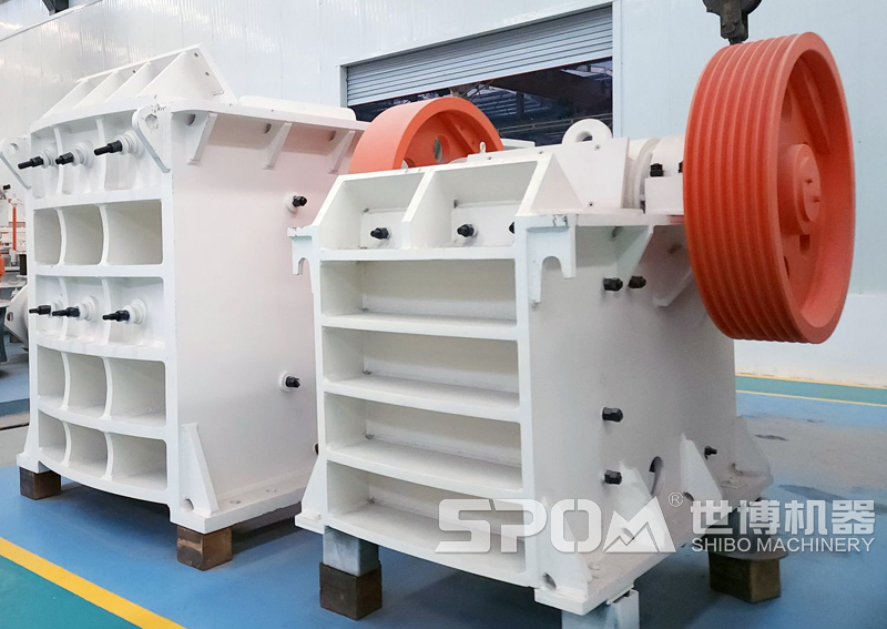 顎式破碎機(jī)外觀 顎式破碎機(jī)外觀